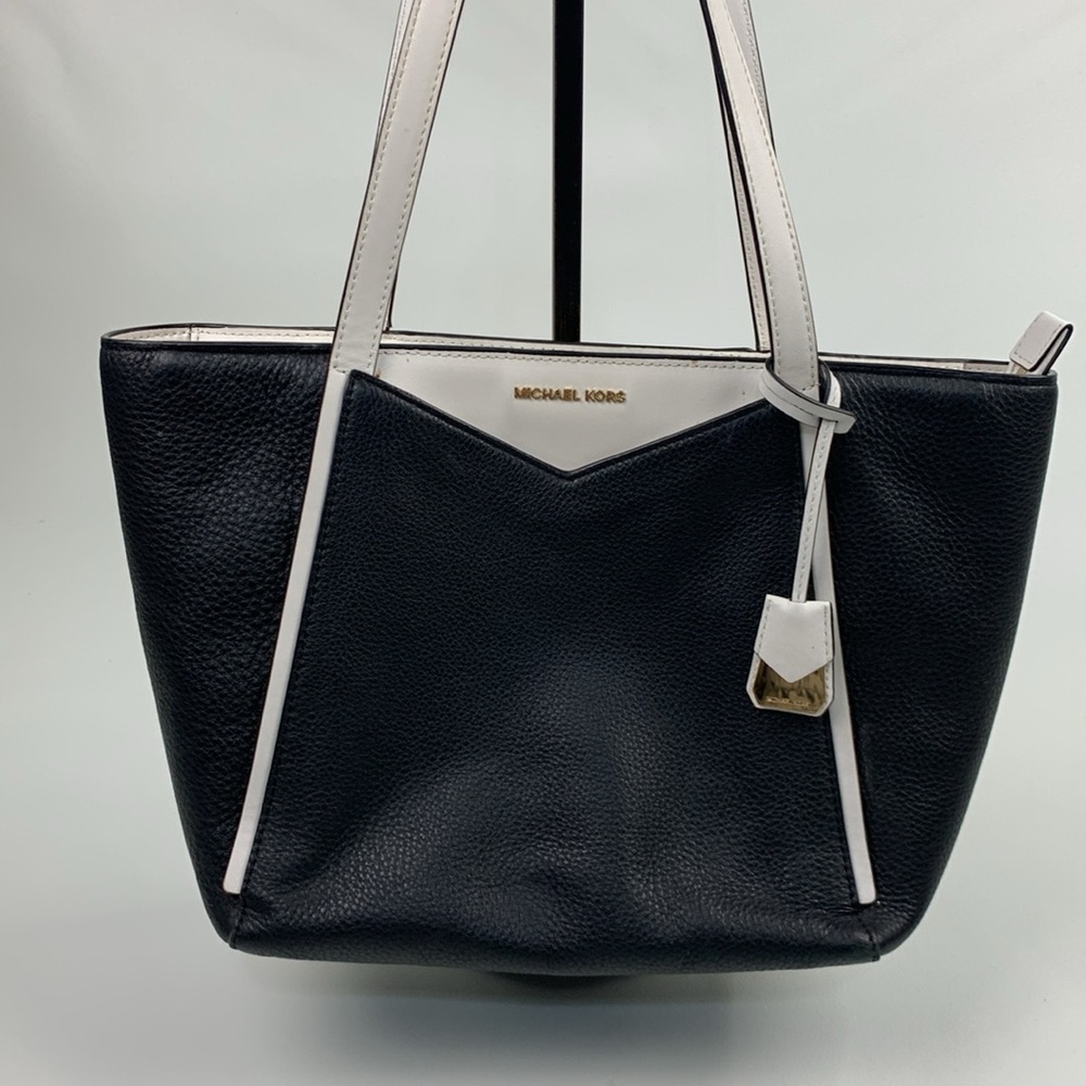 Michael Kors Leather Black White tote shoulder bag Gold zip charm Lined Pockets